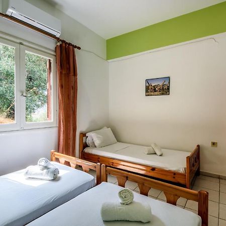 Antonis Studio Apartment Sfinarion Exterior photo